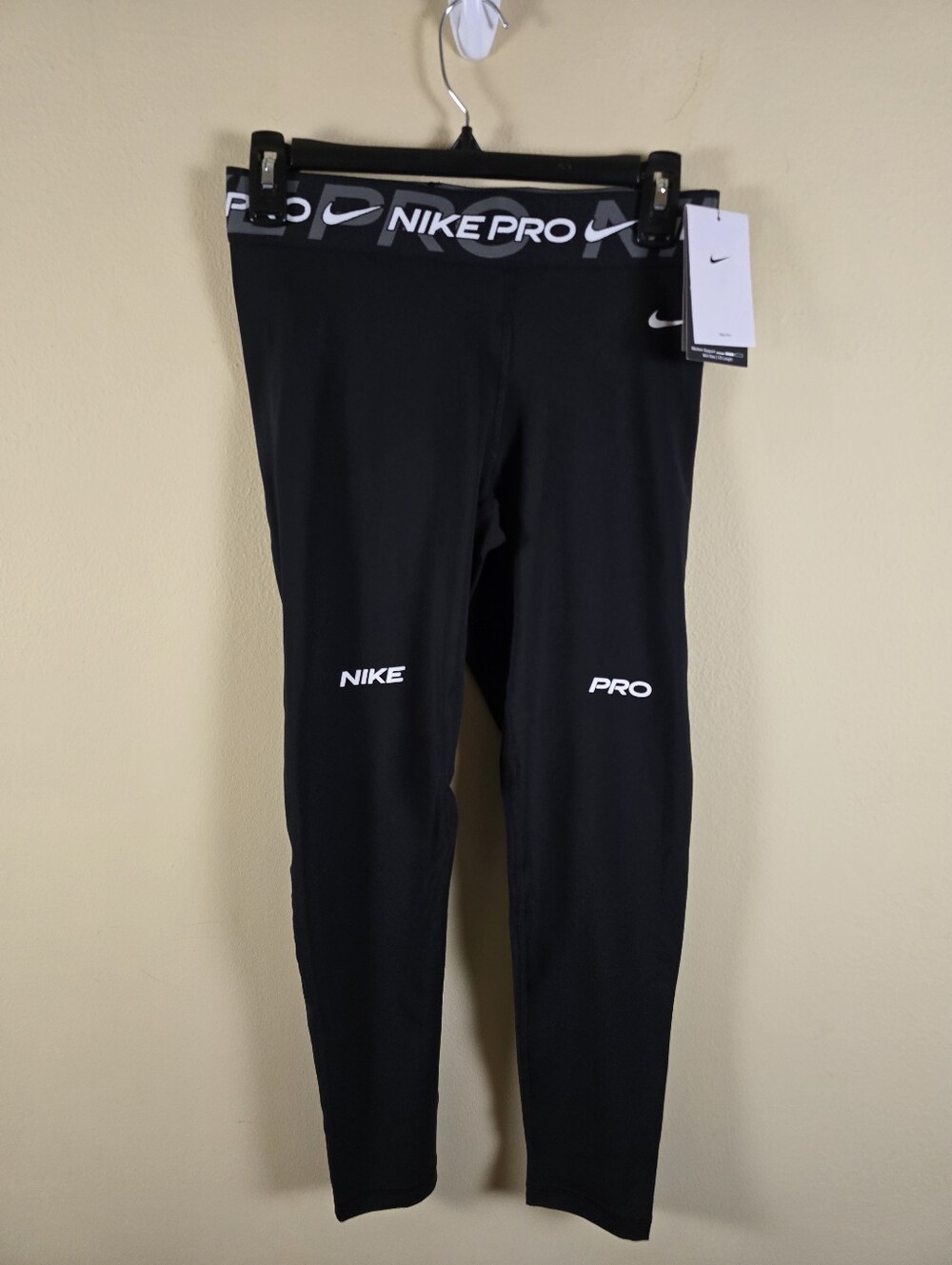 NIKE PRO WOMEN DRI-FIT TRAINING MID RISE GRAPHIC LEGGINGS BLACK #FV7397 Medium
